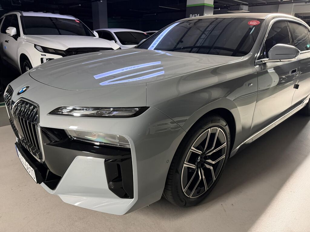 BMW 7 series: 2023 г